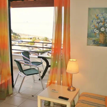 Menigos - αριθμός 168 펠레카스