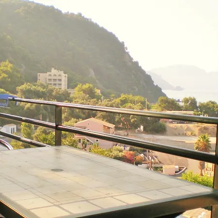 Apartment Menigos - αριθμός 168 *