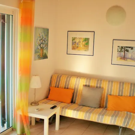 Apartment Menigos - αριθμός 168 *